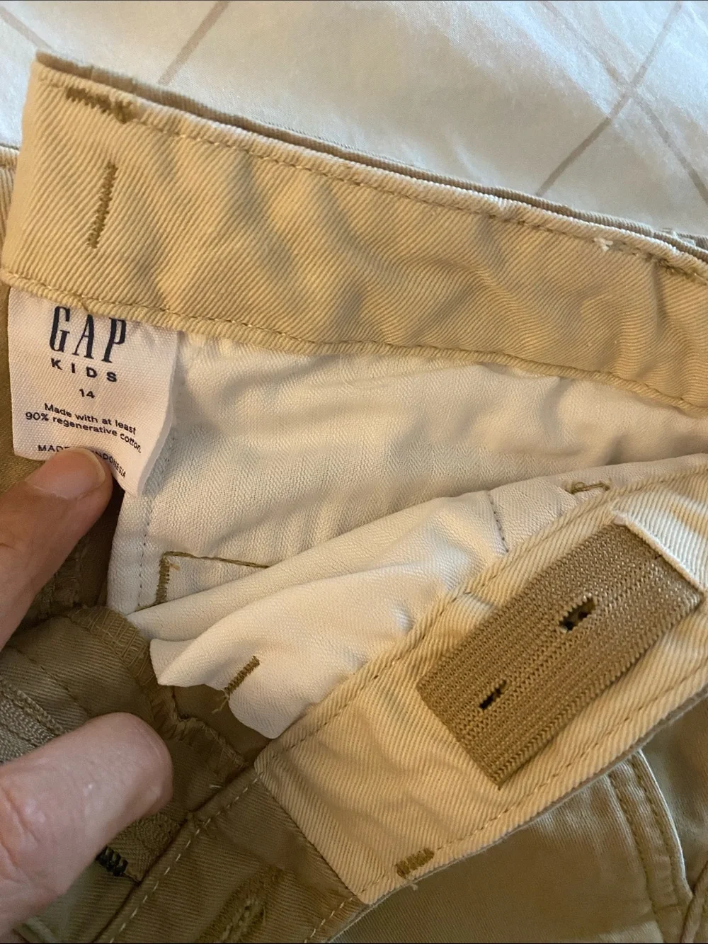 GAP classic khaki